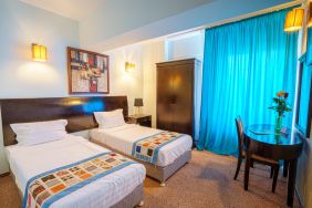 Camera doua persoane